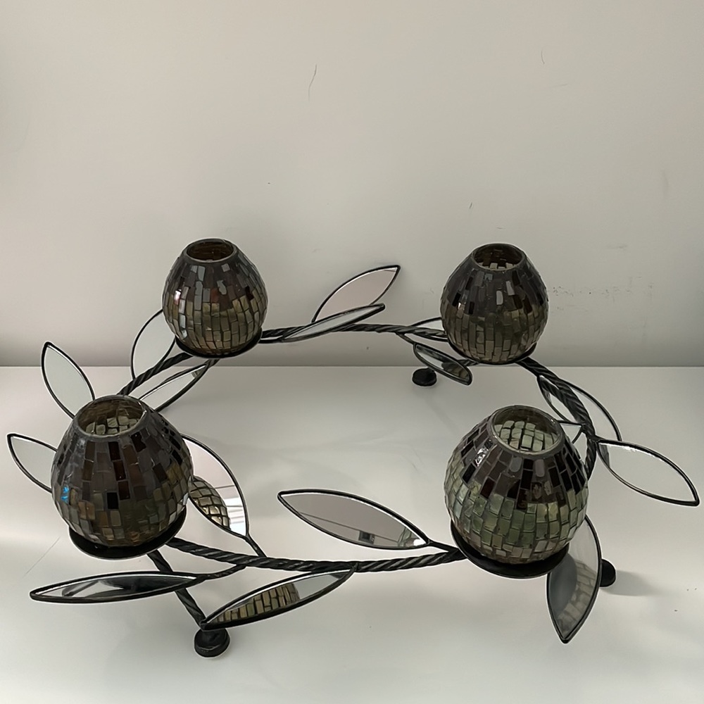 MIRRORED LEAF CANDLE HOLDER WITH 4 MOSAIC GLASS TEA CANDLE HOLDERS